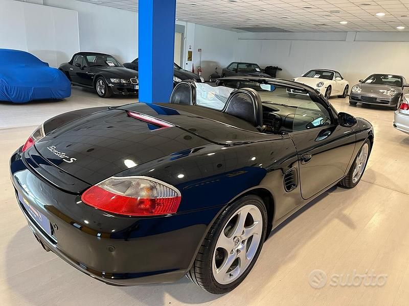 Second-hand Porsche Boxster 260 CP (191 kW) 2005 Negru Cabrio