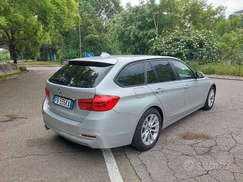Usata BMW 320 Sport Line 190 CV (139 kW) 2016 Grigio Station wagon