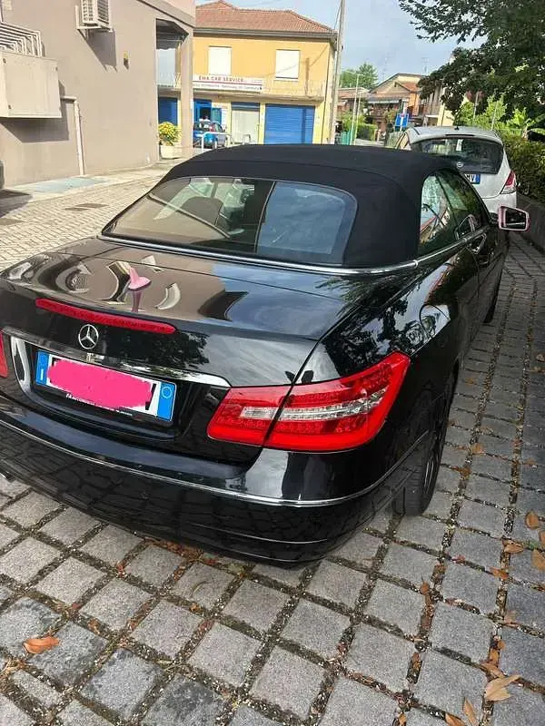 Usata Mercedes E200 Avantgarde 184 CV (135 kW) 2010 Nero Cabrio