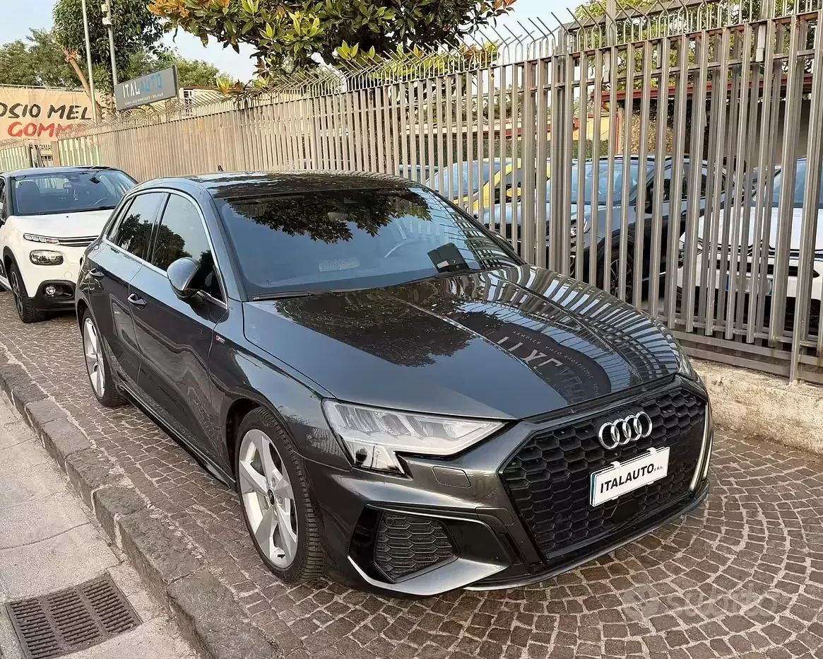 Usata Audi A3 S-Line 150 CV (110 kW) 2021 Grigio Berlina