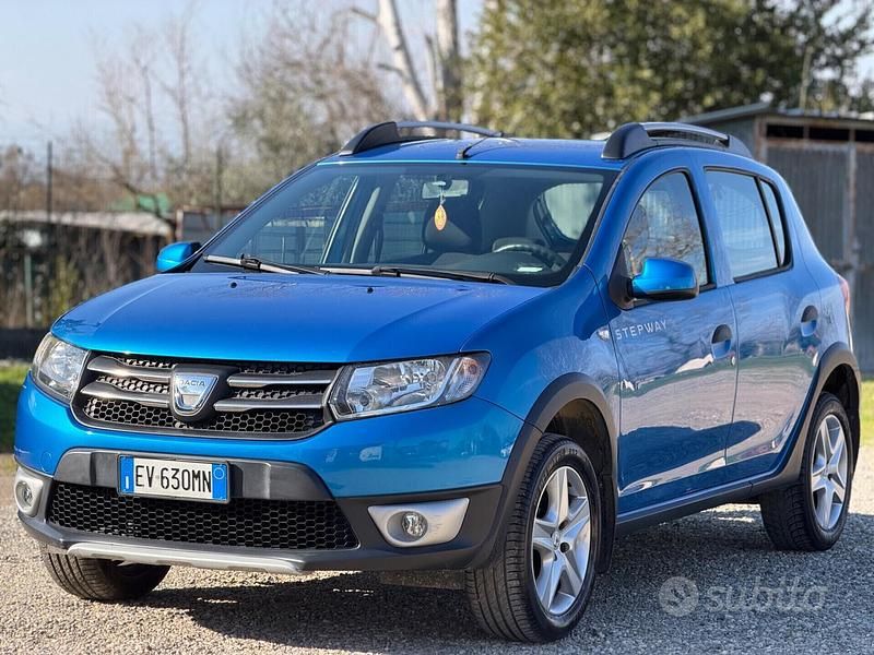 Usata Dacia Sandero Stepway 90 CV (66 kW) 2014 Blu Berlina