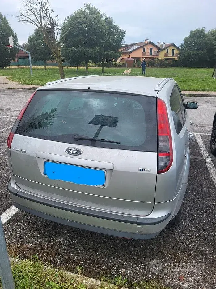 Usata Ford Focus 115 CV (84 kW) 2007 Grigio Station wagon