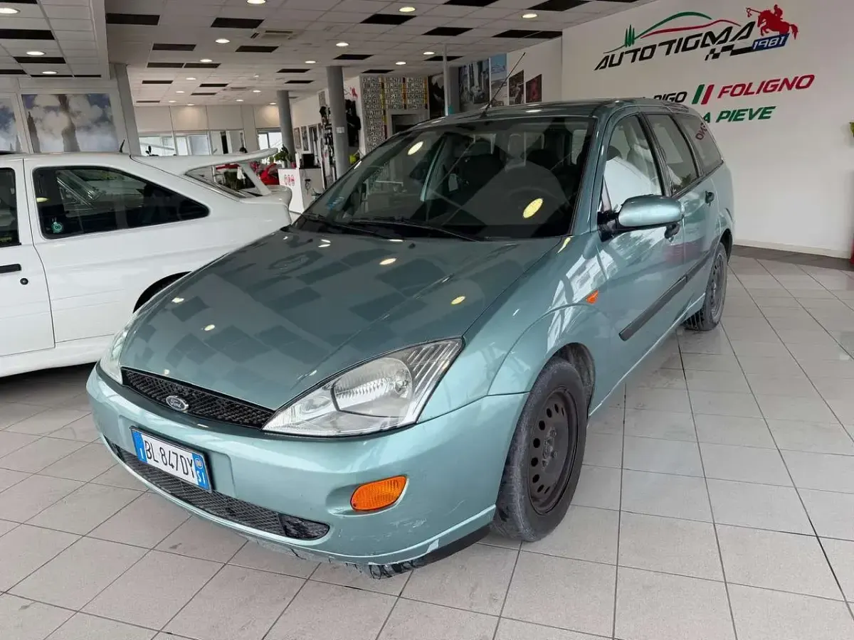 Usata Ford Focus 90 CV (66 kW) 2000 Verde Station wagon