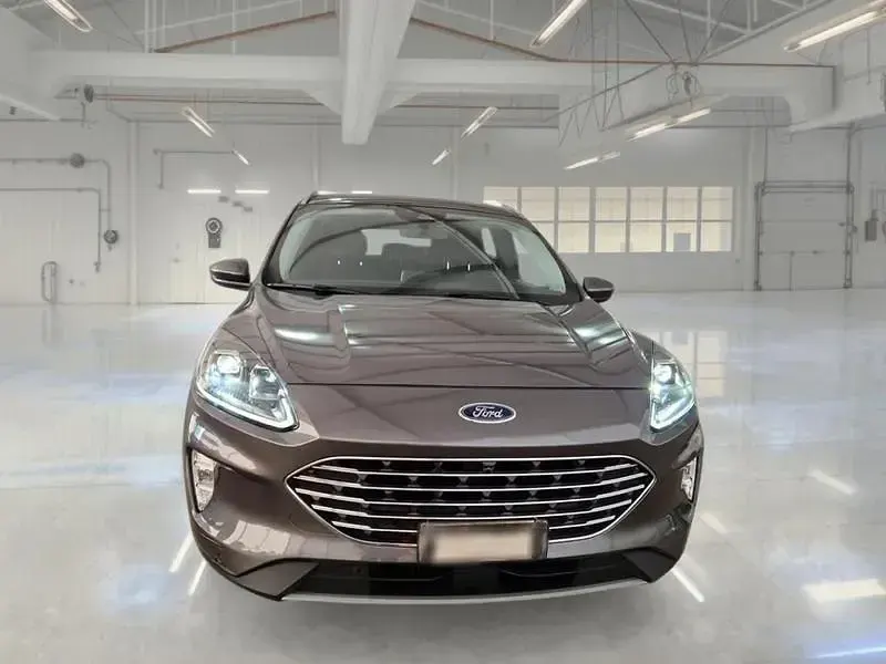 Usata Ford Kuga Business Edition 152 CV (111 kW) 2022 Grigio SUV