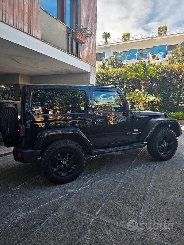 Usata Jeep Wrangler Sahara 200 CV (147 kW) 2015 Nero SUV