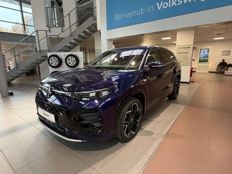 Ultraviolet metallizzato Nuova 2025 VW Tayron R-line Plus SUV | 51.000 € (Ottimo prezzo) - Immagine 1/4
