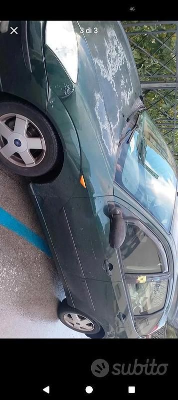Usata Ford Focus 100 CV (73 kW) 2004 Verde Berlina