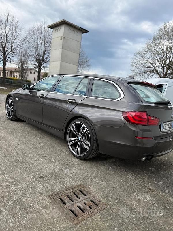 Usata BMW 520 M Sport 183 CV (134 kW) 2012 Marrone Station wagon