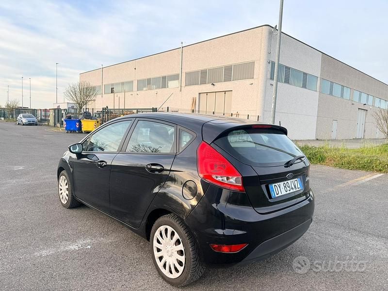 Usata Ford Fiesta Titanium 82 CV (60 kW) 2009 Nero Utilitaria