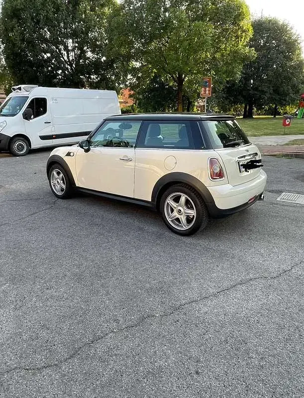 Usata Mini Cooper D 109 CV (80 kW) 2010 Utilitaria