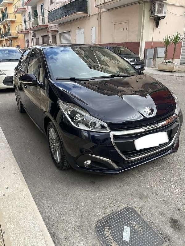 Usata Peugeot 208 Active 82 CV (60 kW) 2017 Utilitaria