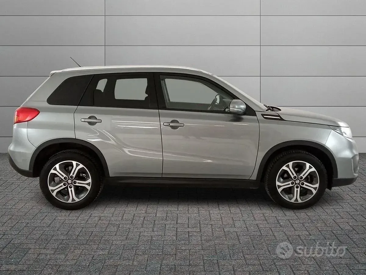 Usata Suzuki Vitara 120 CV (88 kW) 2018 Grigio SUV