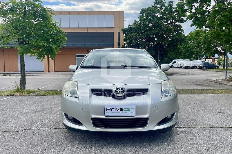 Usata Toyota Auris 101 CV (74 kW) 2009 Grigio Utilitaria