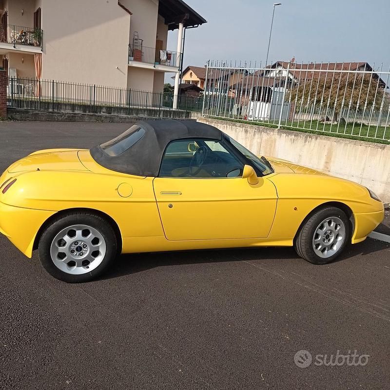 Usata Fiat Barchetta 130 CV (95 kW) 1998 Giallo Cabrio
