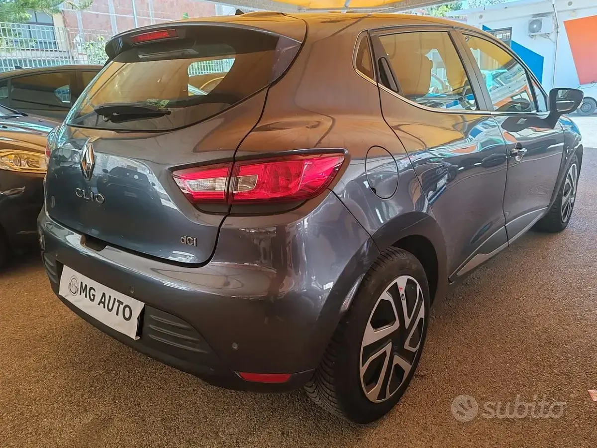Usata Renault Clio Zen 90 CV (66 kW) 2017 Grigio Utilitaria