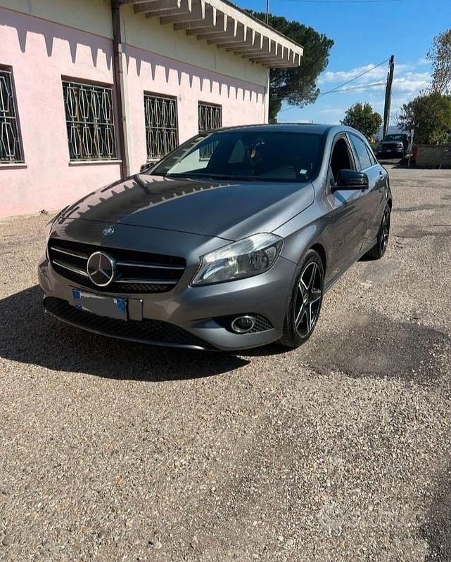 Usata Mercedes 180 2013 Grigio Berlina