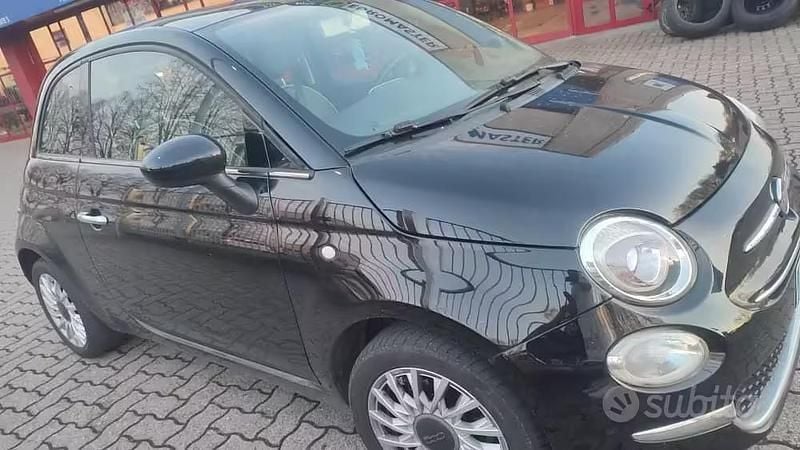 Begagnad Fiat 500 95 HK (69 kW) 2016 Svart Sedan