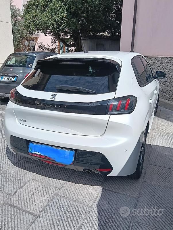 Usata Peugeot 208 Allure 101 CV (74 kW) 2022 Bianco Utilitaria