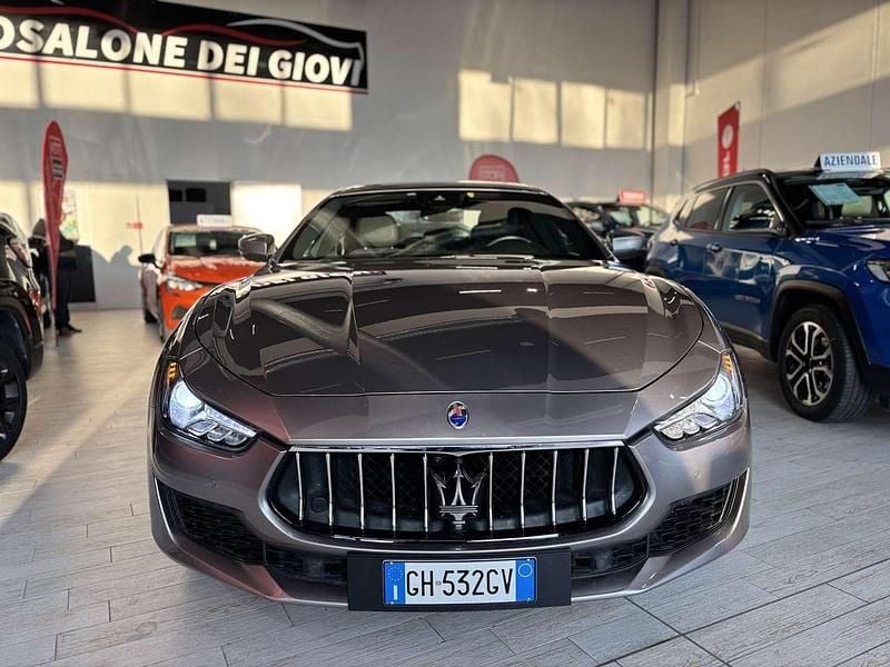 Usata Maserati Ghibli 330 CV (242 kW) 2021 Grigio granito (metallizzato) Berlina