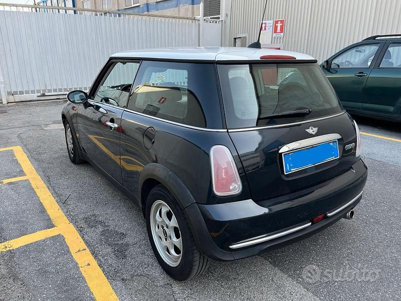 Usata Mini Cooper 116 CV (85 kW) 2005 Nero Utilitaria