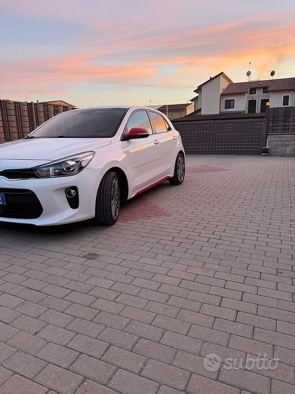 Usata Kia Rio 2017 Bianco Berlina