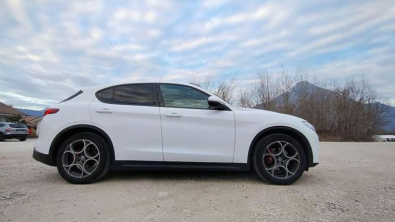 Usata Alfa Romeo Stelvio Executive 179 CV (131 kW) 2018 SUV