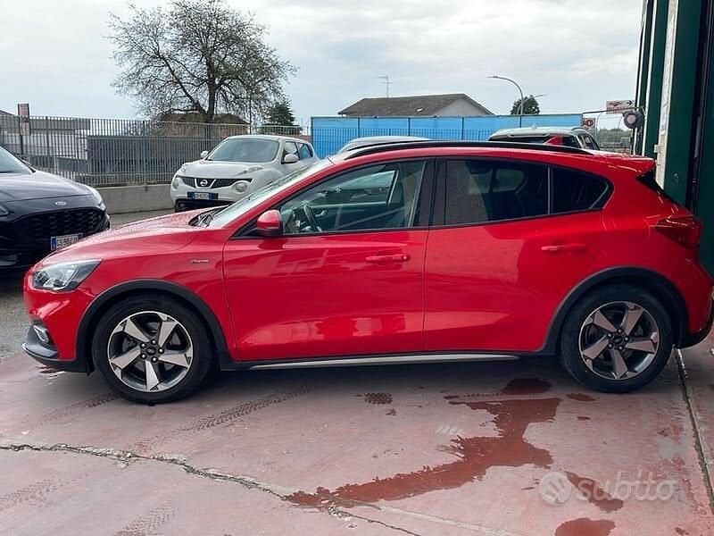 Usata Ford Focus 125 CV (91 kW) 2019 Rosso Berlina