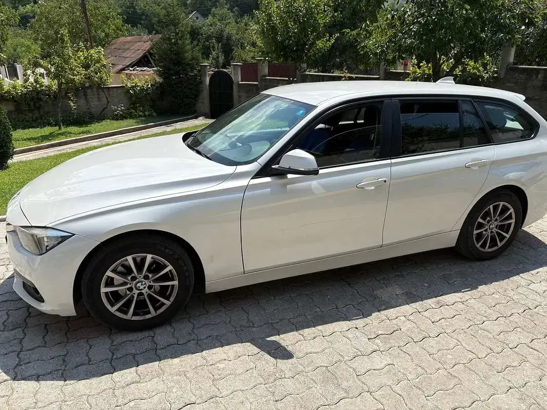 Usata BMW 318 150 CV (110 kW) 2016 Bianco Station wagon