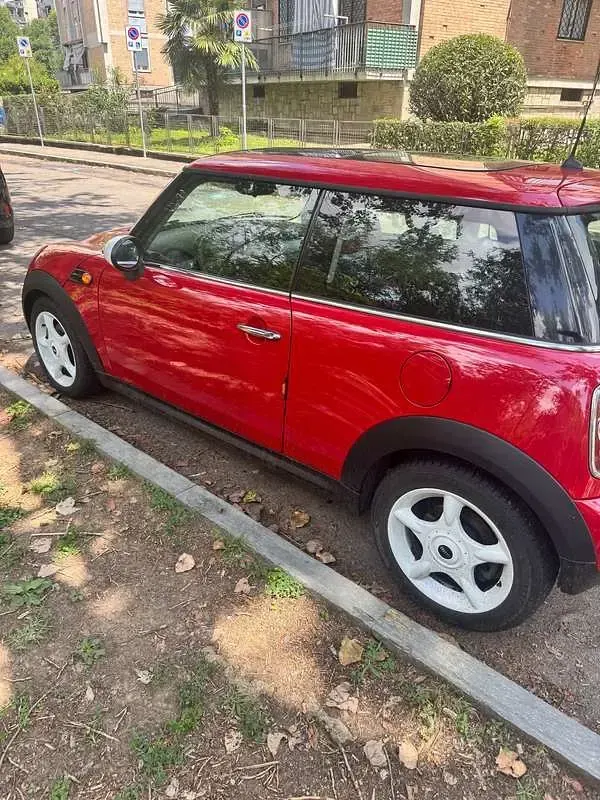 Usata Mini ONE 75 CV (55 kW) 2014 Rosso Utilitaria