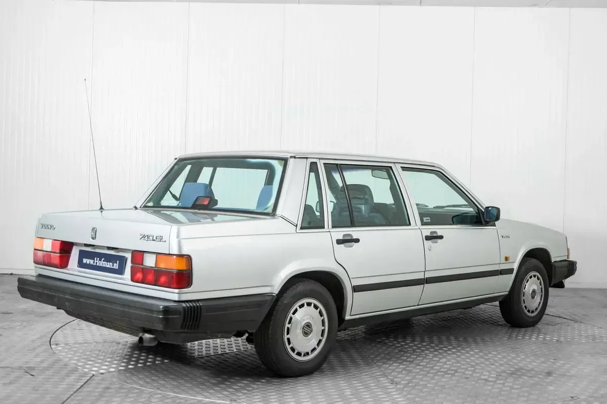 Usata Volvo 740 113 CV (83 kW) 1987 Grigio Berlina