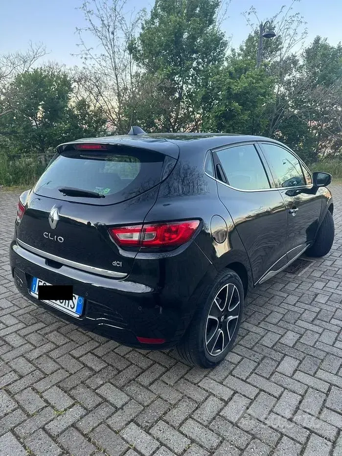 Occasion Renault Clio IV Black Edition 90 PK (66 kW) 2016 Zwart Sedan