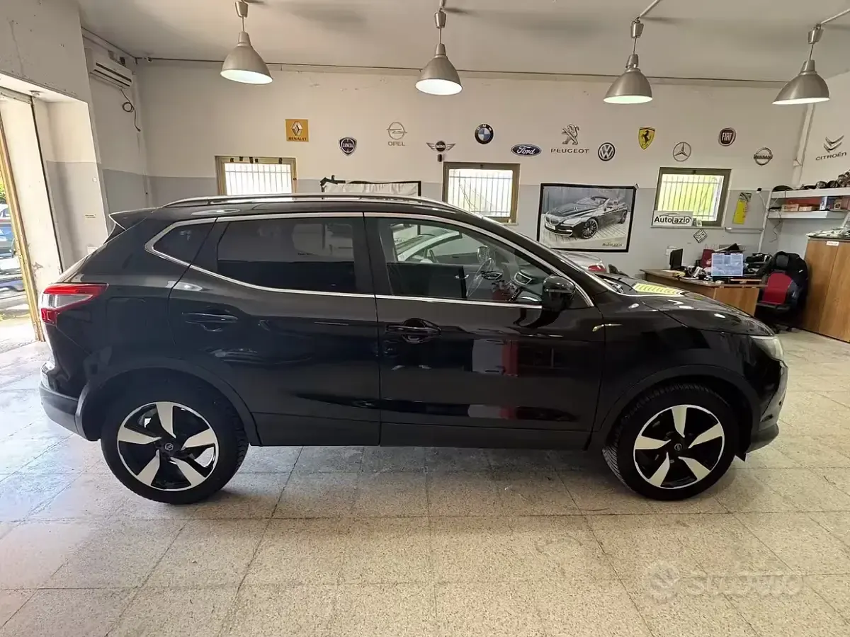 Usata Nissan Qashqai 131 CV (96 kW) 2016 Nero SUV