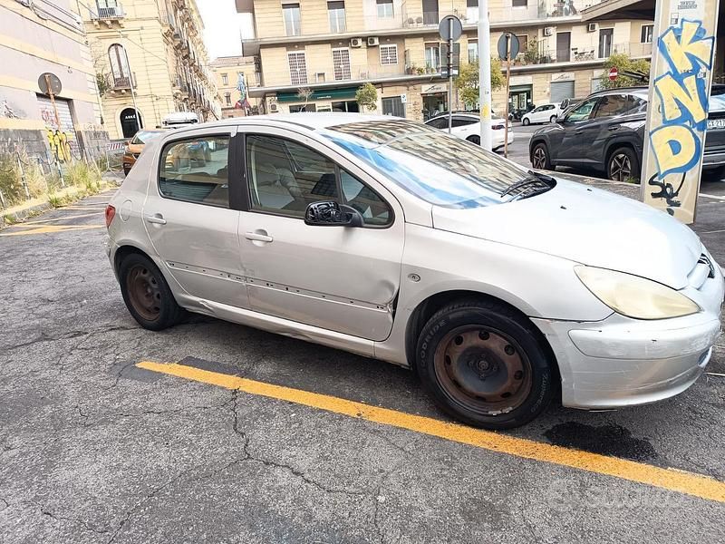 Usata Peugeot 307 90 CV (66 kW) 2004 Grigio Berlina