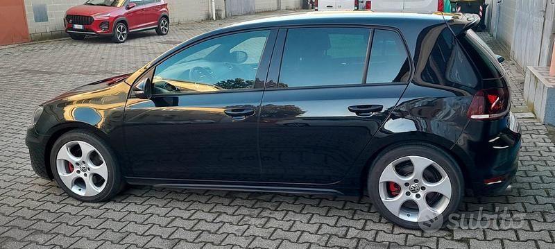 Usata VW Golf VI GTI 211 CV (155 kW) 2010 Nero Utilitaria