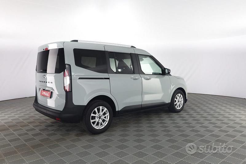 Usata Ford Tourneo Courier Titanium 124 CV (91 kW) 2025 Cactus grey Monovolume