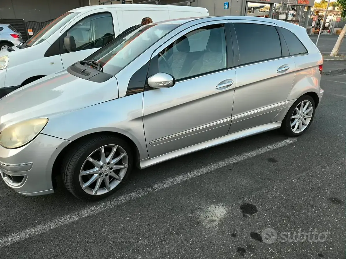 Usata Mercedes B180 109 CV (80 kW) 2009 Monovolume