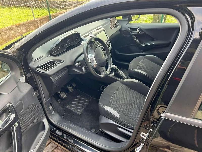 Usata Peugeot 208 Allure 82 CV (60 kW) 2016 Utilitaria