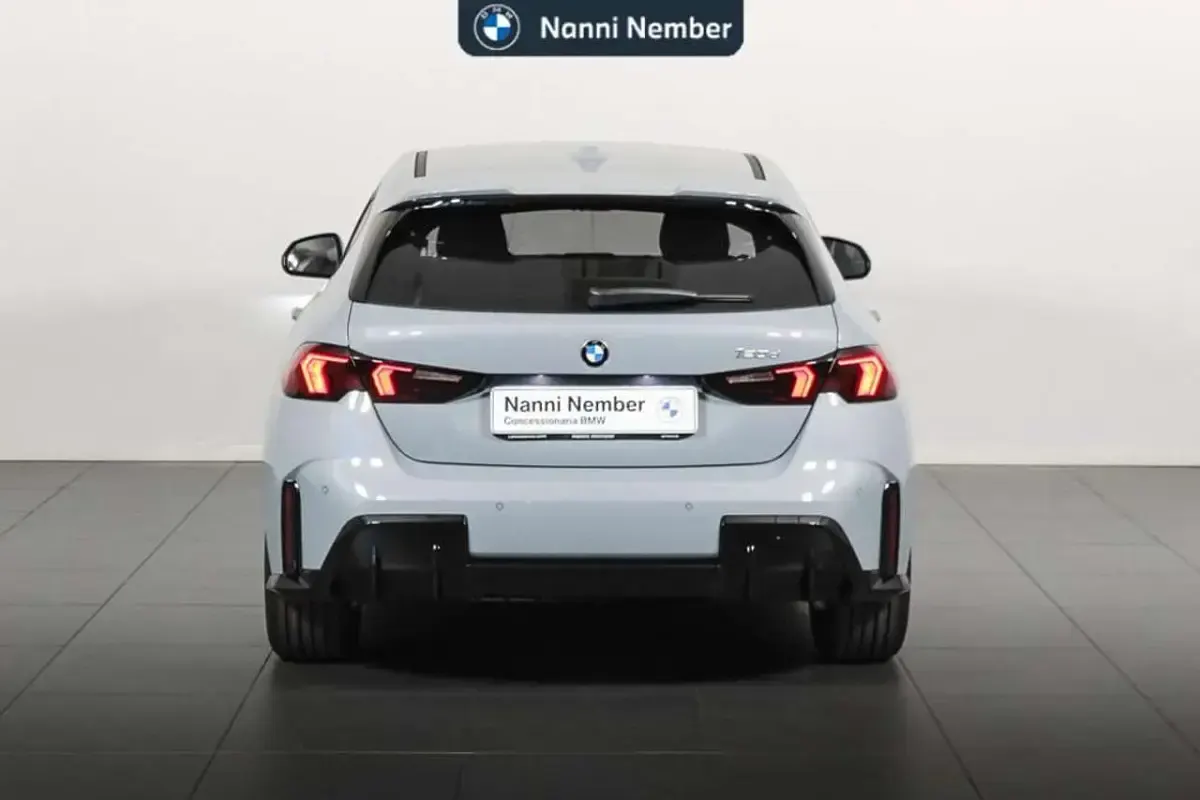 Nuova BMW 120 M Sport 163 CV (119 kW) 2026 Brooklyn grey metallic Utilitaria