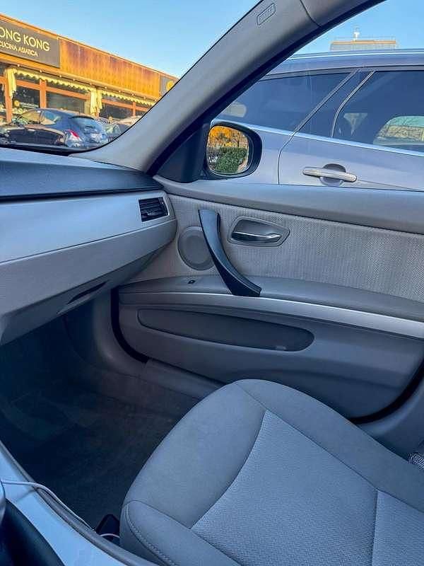 Usata BMW 318 143 CV (105 kW) 2009 Grigio Berlina