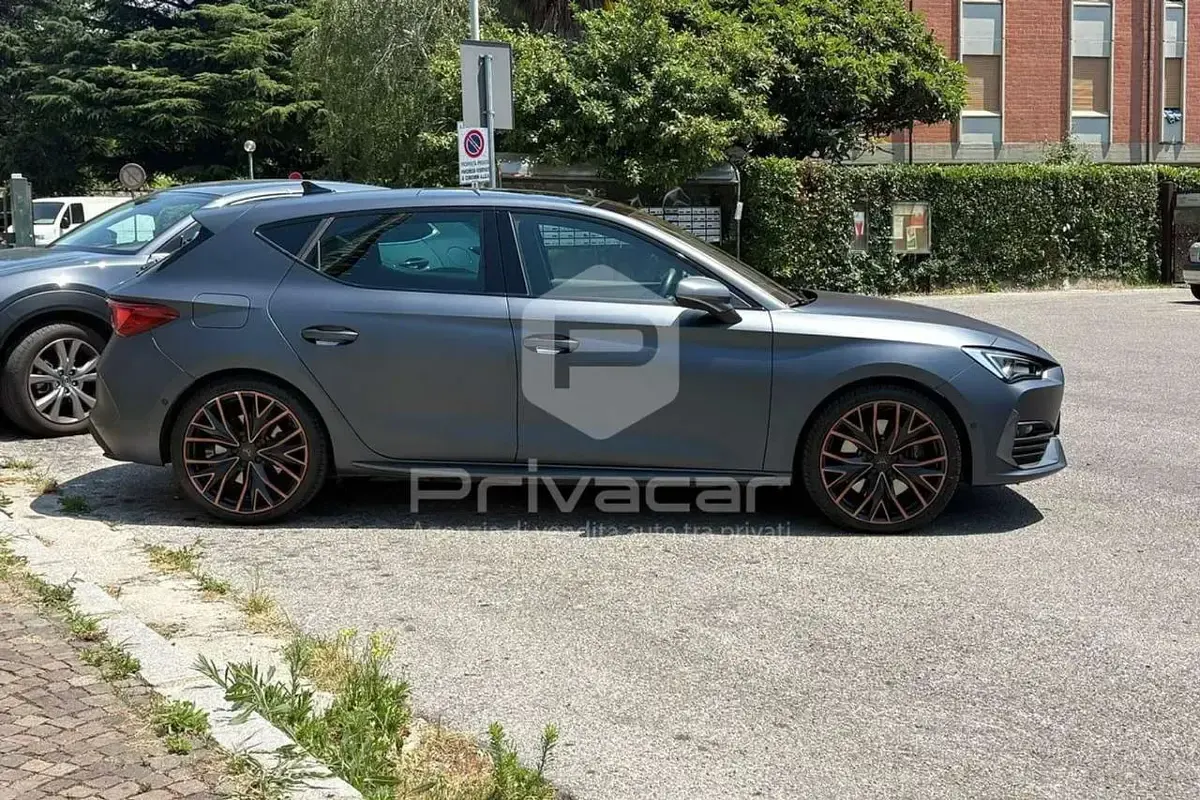 Usata Cupra Leon VZ 245 CV (180 kW) 2023 Grigio Utilitaria