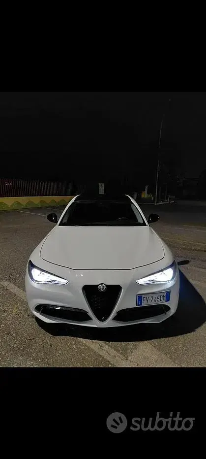 Usata Alfa Romeo Giulia 150 CV (110 kW) 2017 Bianco Berlina