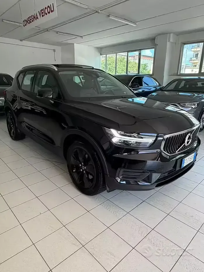 Usata Volvo XC40 Momentum 190 CV (139 kW) 2019 Nero SUV