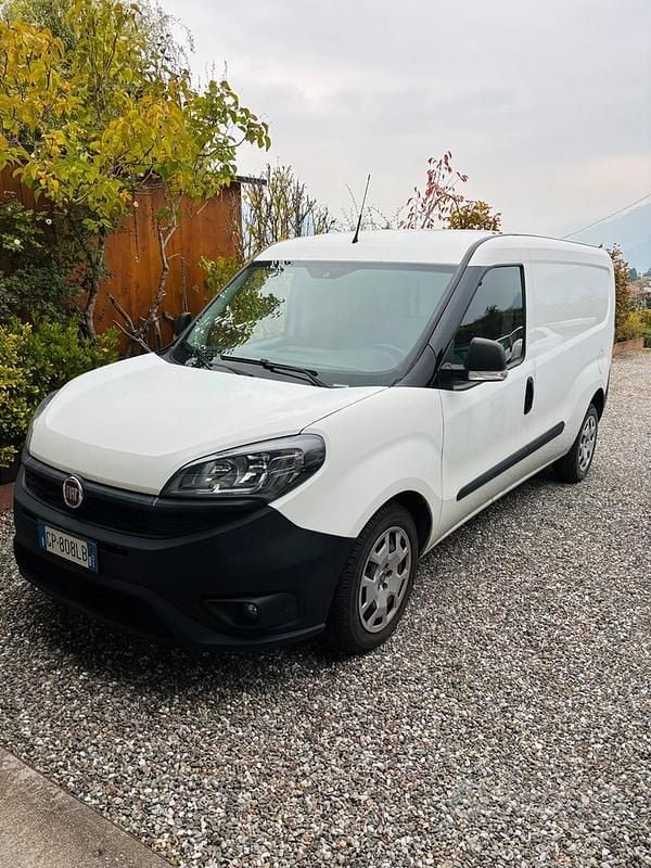 Usata Fiat Doblò 105 CV (77 kW) 2019 Bianco Monovolume