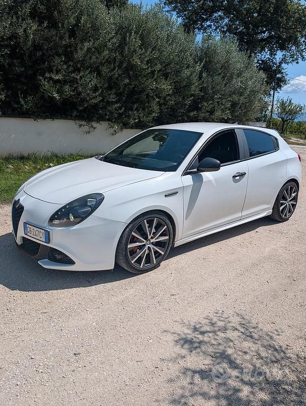Usata Alfa Romeo Giulietta 120 CV (88 kW) 2020 Bianco Utilitaria