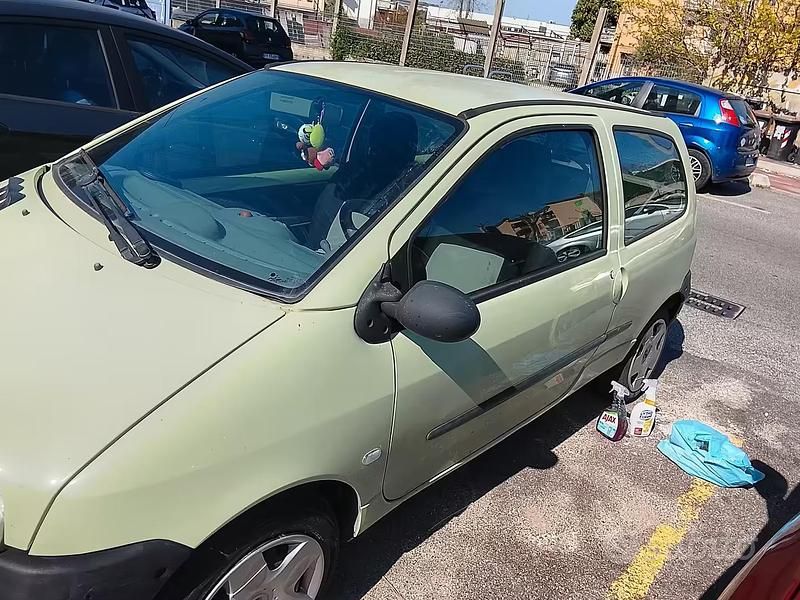 Usata Renault Twingo 58 CV (42 kW) 2005 Giallo Utilitaria