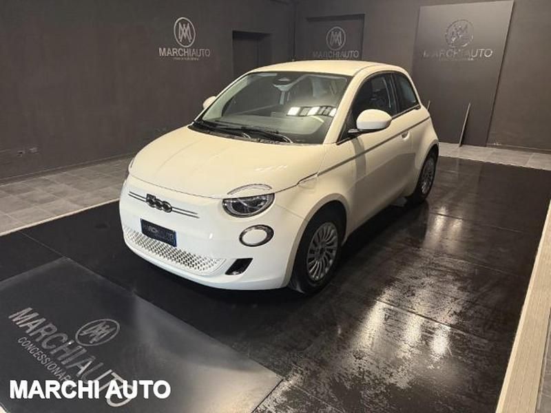 Bianco Usata 2024 Fiat 500e Tre volumi | 17.900 € (Buon prezzo) - Immagine 1/4
