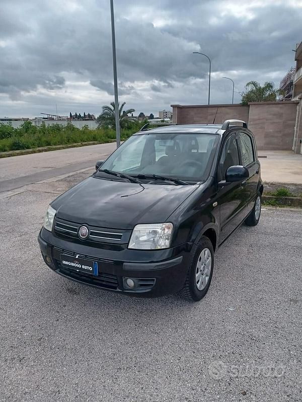 Usata Fiat Panda Dynamic 75 CV (55 kW) 2011 Nero Utilitaria