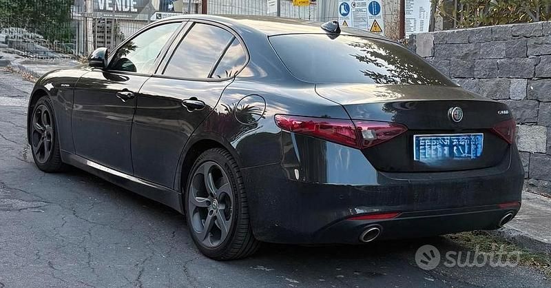 Usata Alfa Romeo Giulia 190 CV (139 kW) 2022 Nero Berlina