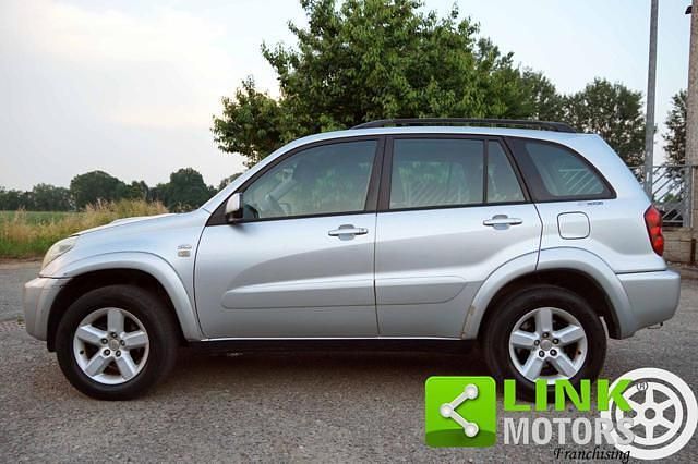 Usata Toyota RAV4 116 CV (85 kW) 2003 Grigio SUV