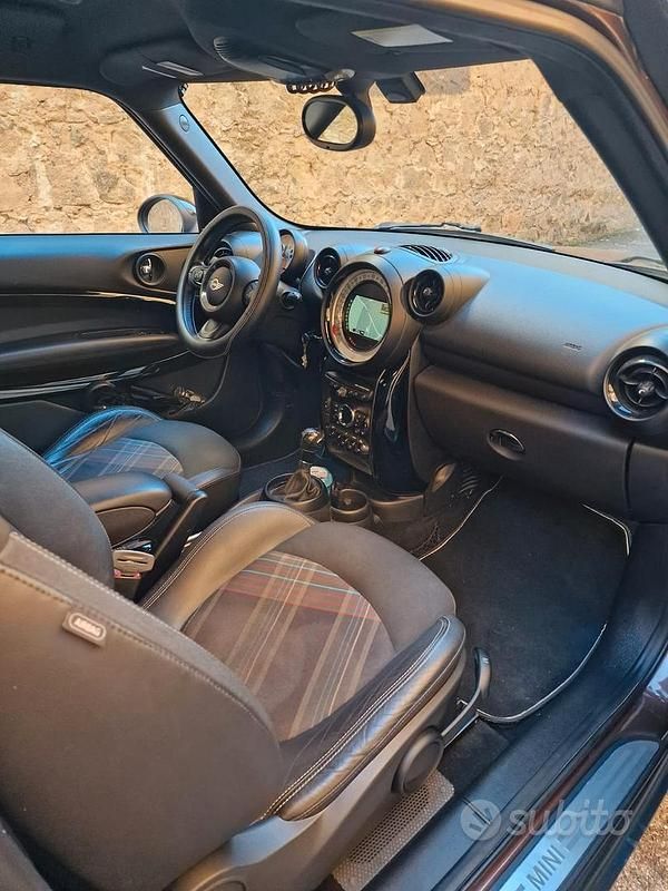 Usata Mini Paceman 111 CV (81 kW) 2015 Marrone Utilitaria